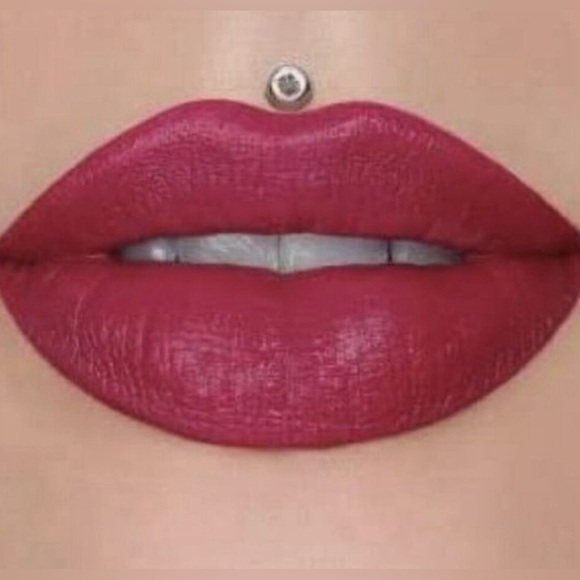 Jeffree Star Other - New VELVET TRAP Shade ENTRAPMENT LIPSTICK NIB. Discontinued